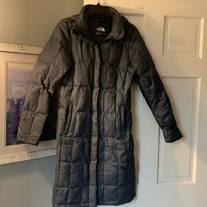 The North Face small hooded goose down puffer coat!!!